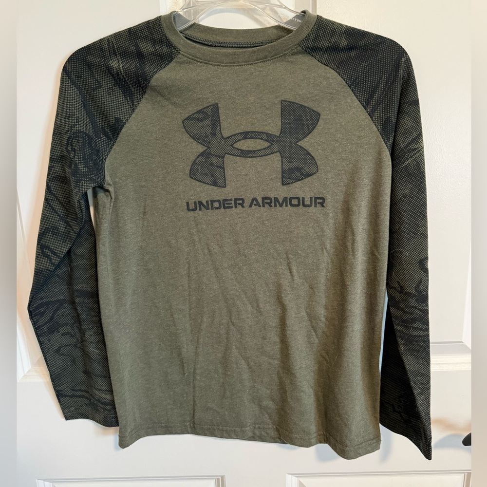 Under Armour Kids Long Sleeve Tee - Dark Green and Black